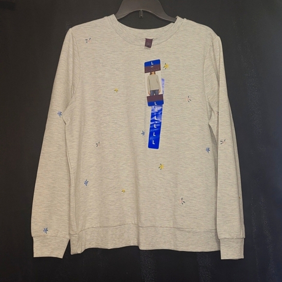 Gloria Vanderbilt Embroidered Crew Neck Sweater - Picture 2 of 3